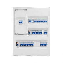Cuadro eléctrico de vivienda montado con 9 circuitos e interruptores automáticos